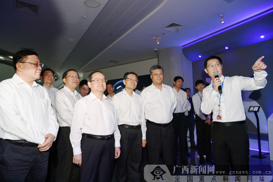 鹿心社陈武率广西党政代表团赴广东学习考察