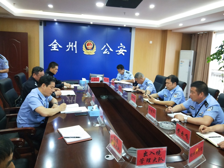 驻市公安局纪检组组长廖海明带队到全州县公安局督导检查窗口服务