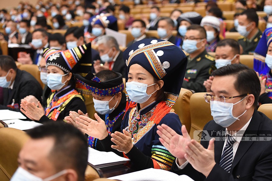 自治區(qū)十三屆人大四次會議開幕